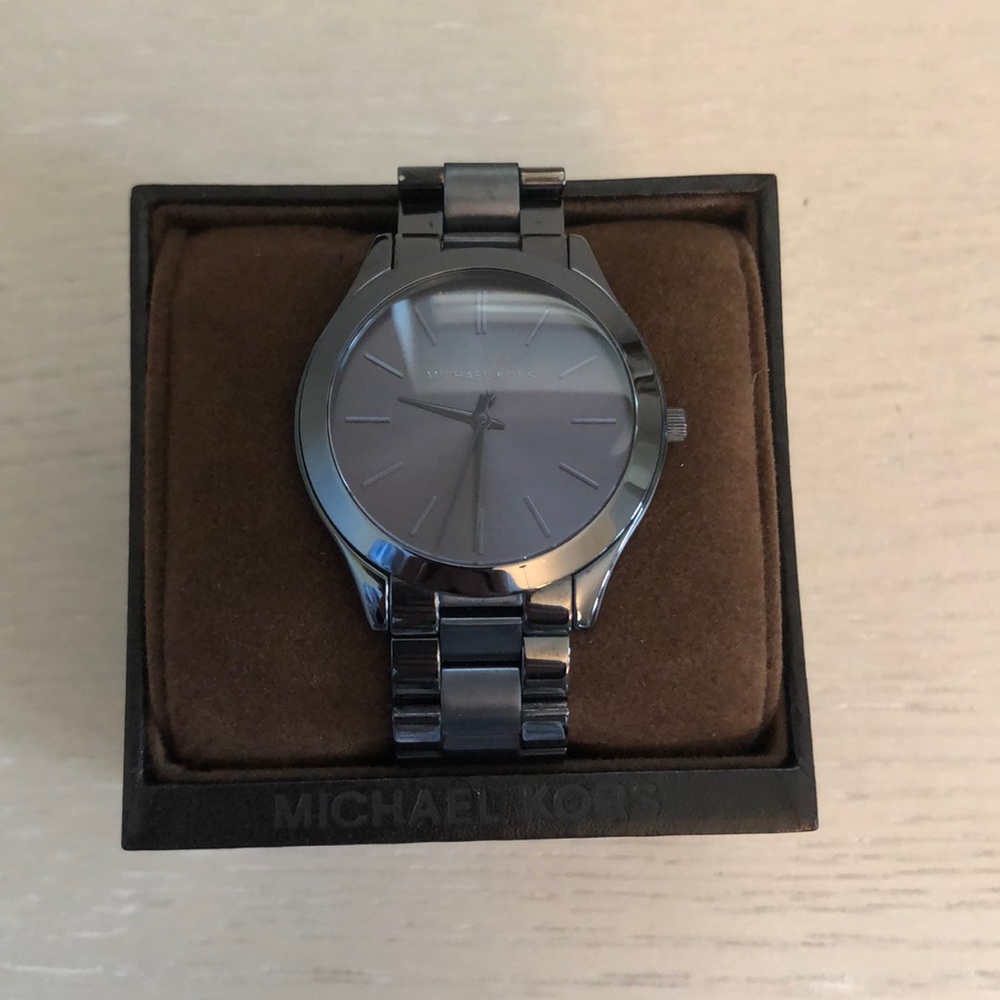 Michael Kors Navy Slimrunway